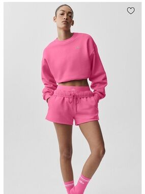 ALO Yoga Neon Bubblegum Pink Cropped Accolade Crewneck Sweatshirt Med Sold Out!